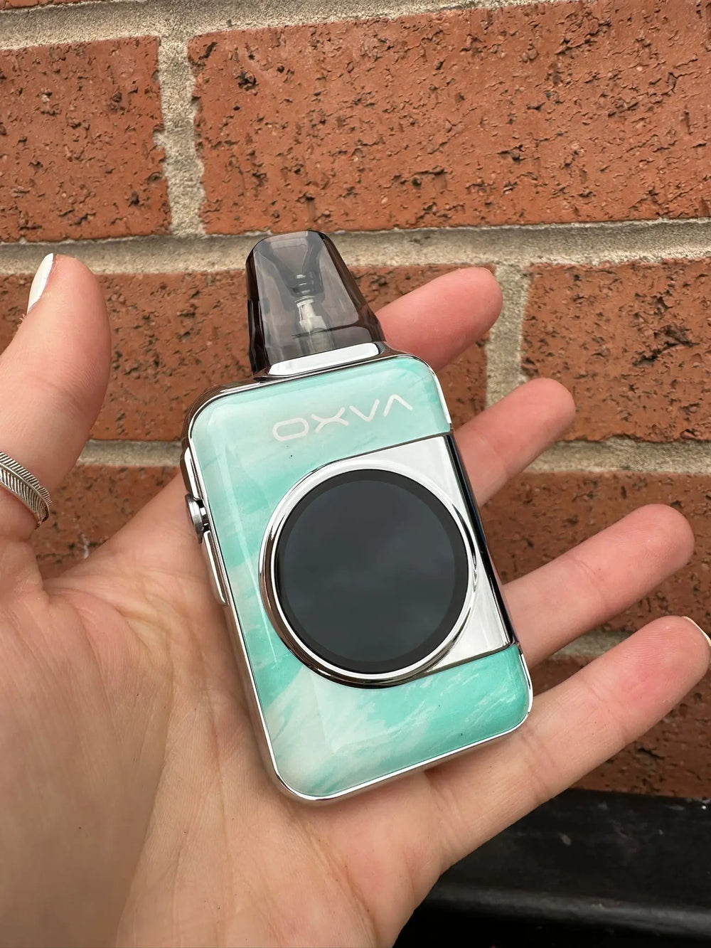 OXVA Xlim SQ Pro 2 Pod Vape Kit perfect for nic salt e-liquids